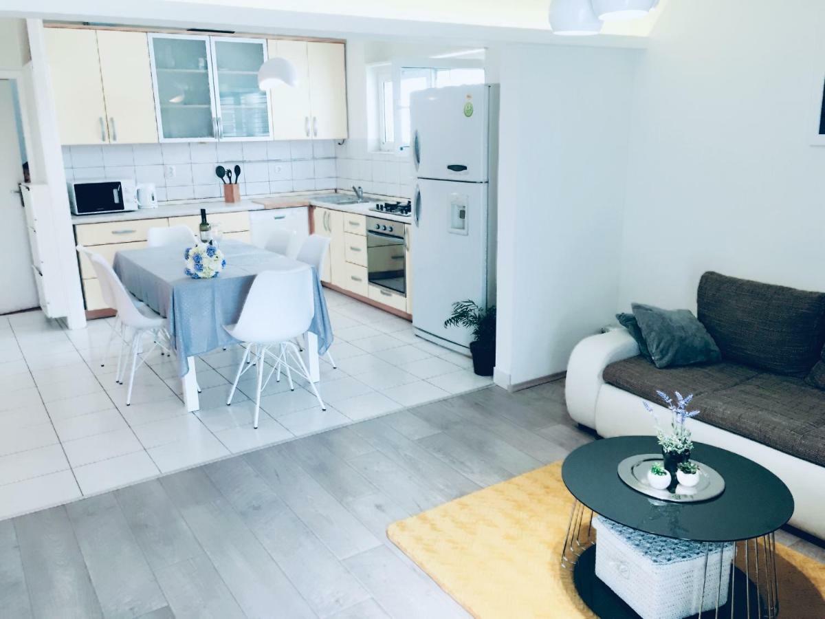 마카르스카 Apartman Grey 2 Minutes From Sea 아파트 외부 사진